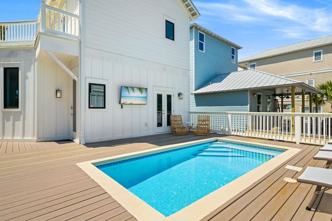 Crystal Oasis - EV Charger, Pool, Beach Chair Setup, and Steps From Beach image 16