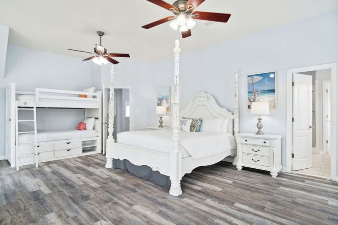 Frangista Breeze - Private Beach, Hot Tub, Arcade & Beach Service image 9