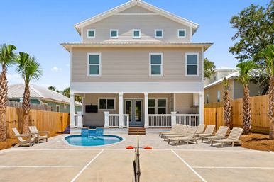 Sunfish Royale - Private Beach, Billiards, Spa, Pickleball & Putt-Putt Golf image 16