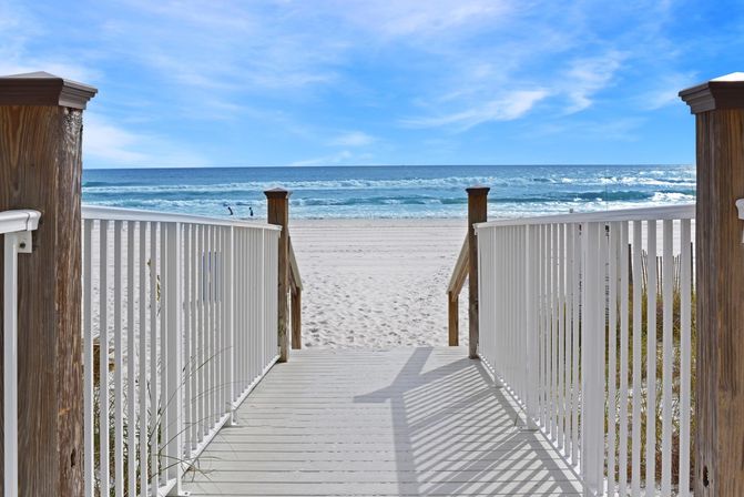 Jade East 1640 - Beachfront Views, Pool, Gym, Spa & Pickleball image 8