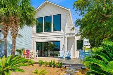 Crystal Oasis - EV Charger, Pool, Beach Chair Setup, and Steps From Beach image 4