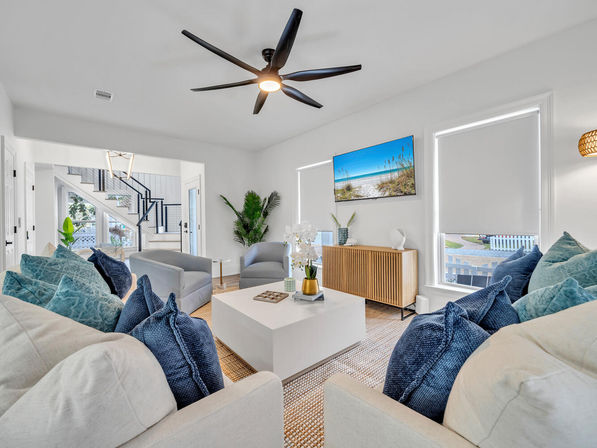 Sea-N-Double - Walk to Beach, Private Pool, Outdoor Kitchen, Carriage House image 3