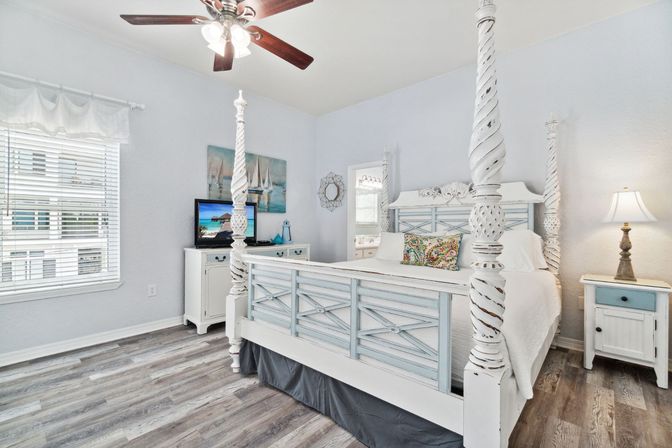 Frangista Breeze - Private Beach, Hot Tub, Arcade & Beach Service image 8