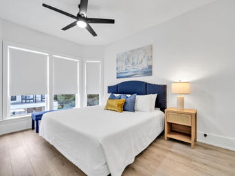 Sea-N-Double - Walk to Beach, Private Pool, Outdoor Kitchen, Carriage House image 13