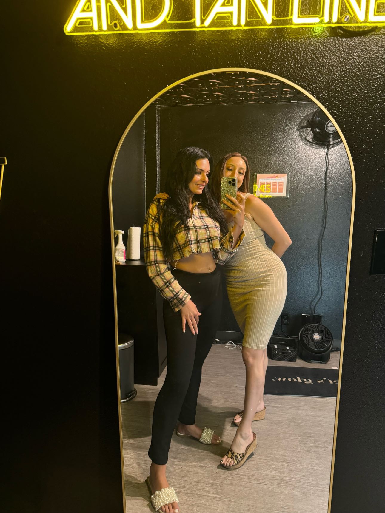 Bombshell Bachelorette Glow-Up Party - Private Spray Tan Experience image 3