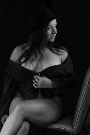 Boudoir Photography for Girls & Couples image 5