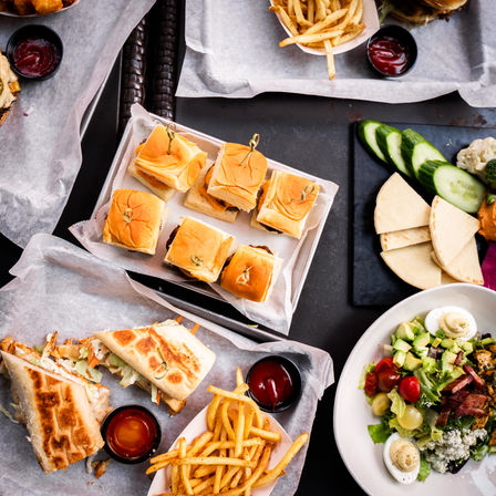 Kirkwood: Sports Bar with a Massive Beer Garden image 12