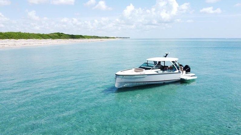 Boating Experience Palm Beach: Private Boat Tours, Sandbar Picnics + More image 15
