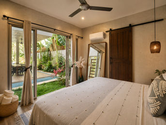 Highly Rated Bachelorette Villa image 32