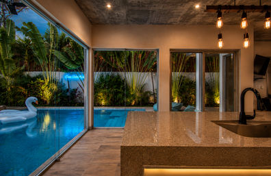 Highly Rated Bachelorette Villa image 34