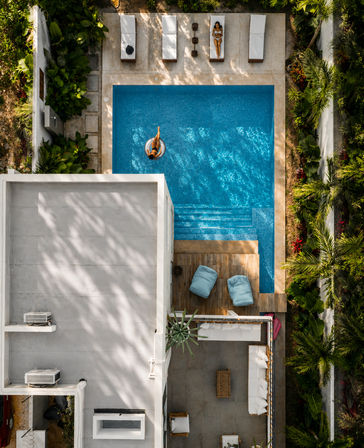 Highly Rated Bachelorette Villa image 16