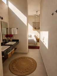 Highly Rated Bachelorette Villa image 28