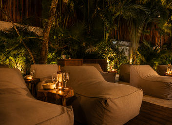 Highly Rated Bachelorette Villa image 15
