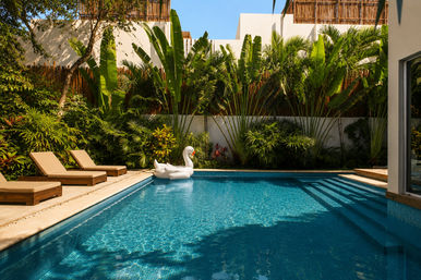 Highly Rated Bachelorette Villa image 12