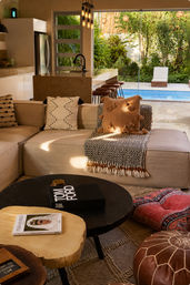 Highly Rated Bachelorette Villa image 9