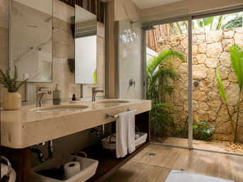 Highly Rated Bachelorette Villa image 24