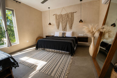 Highly Rated Bachelorette Villa image 8