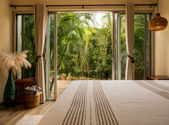 Highly Rated Bachelorette Villa image 31