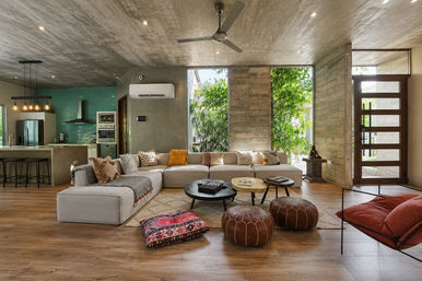 Highly Rated Bachelorette Villa image 2