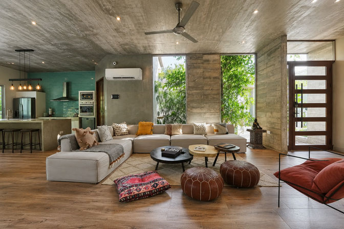 Highly Rated Bachelorette Villa image 2