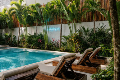 Highly Rated Bachelorette Villa image 36