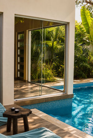 Highly Rated Bachelorette Villa image 17