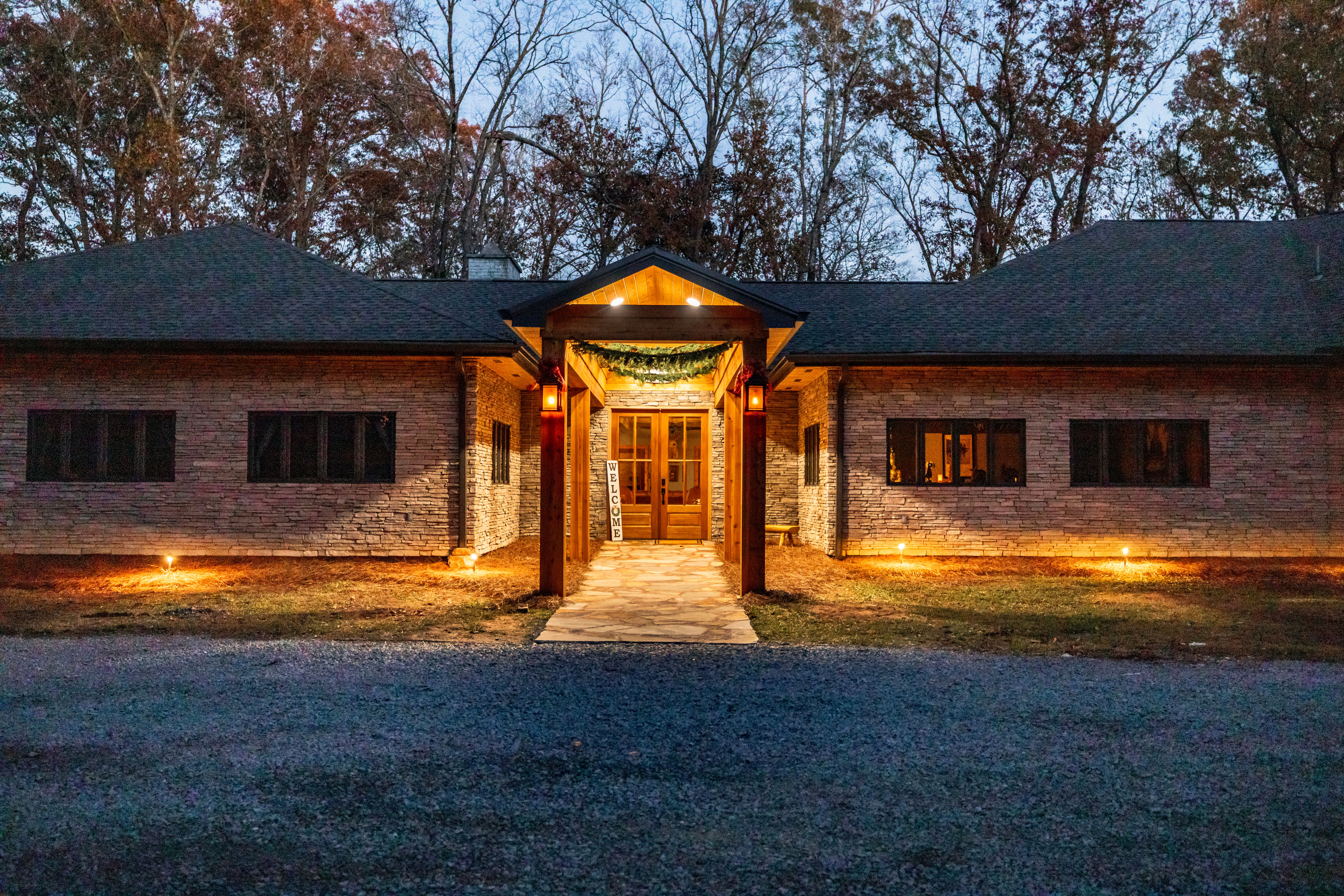 The Lodge at Lake Martin - Stunning Lakeview Luxury Resort image 1