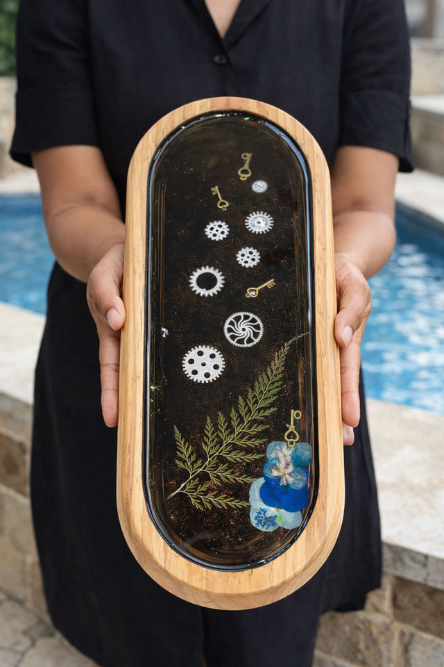 Resin Art Workshop/Group Class in Dallas: Floral or Steampunk Keepsake image 3