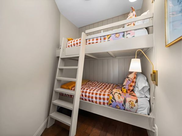 Urban Stay By The Bay: Downtown Pet-Friendly Home image 11
