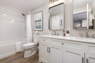 Large Apt, Downtown, AC, Beach, Shops, Walk image 12