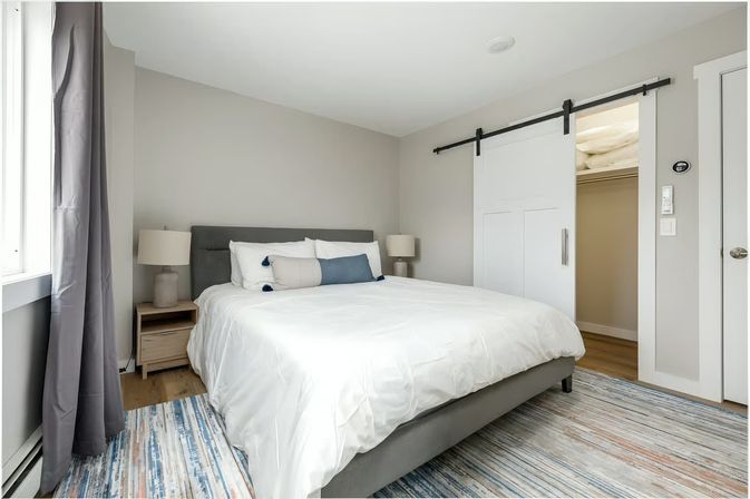Large Apt, Downtown, AC, Beach, Shops, Walk image 8