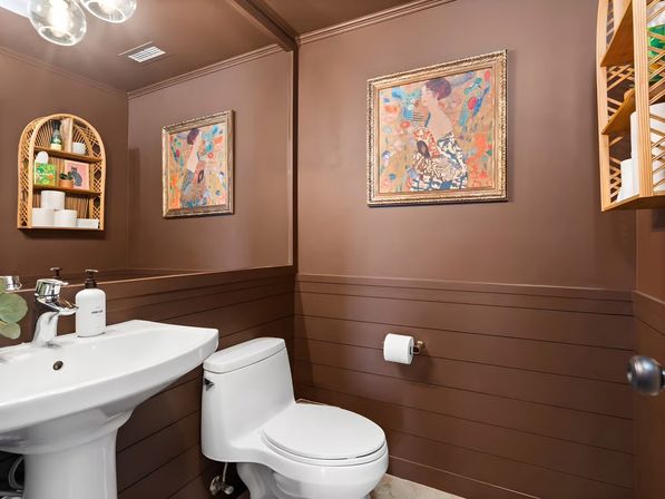 Urban Stay By The Bay: Downtown Pet-Friendly Home image 17