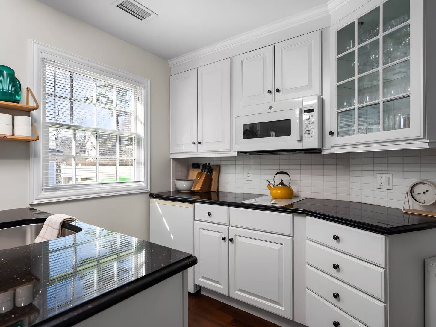 Urban Stay By The Bay: Downtown Pet-Friendly Home image 4