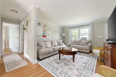 The Cherry House: Pet Friendly Traverse City Home image 4