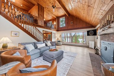 Northlight Lodge Dual-Lake Sanctuary image 3