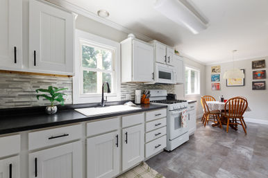 The Cherry House: Pet Friendly Traverse City Home image 9