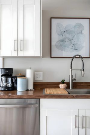 Large Apt, Downtown, AC, Beach, Shops, Walk image 3