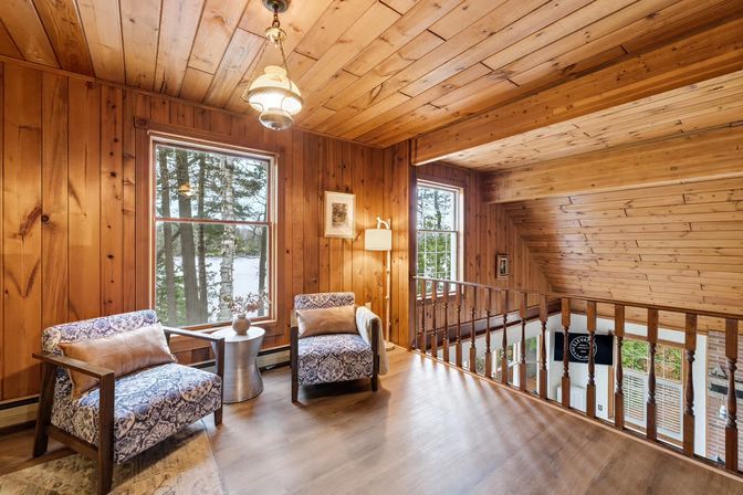 Northlight Lodge Dual-Lake Sanctuary image 6