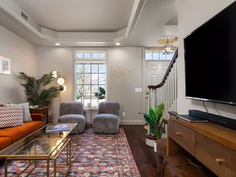 Urban Stay By The Bay: Downtown Pet-Friendly Home image 2