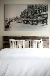 Modern & Cozy Studio, Walk to Downtown & Beach image 7