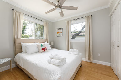 The Cherry House: Pet Friendly Traverse City Home image 11