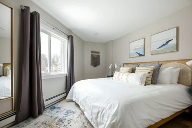 Downtown Newly Remodeled Apartment, AC, Beach image 6