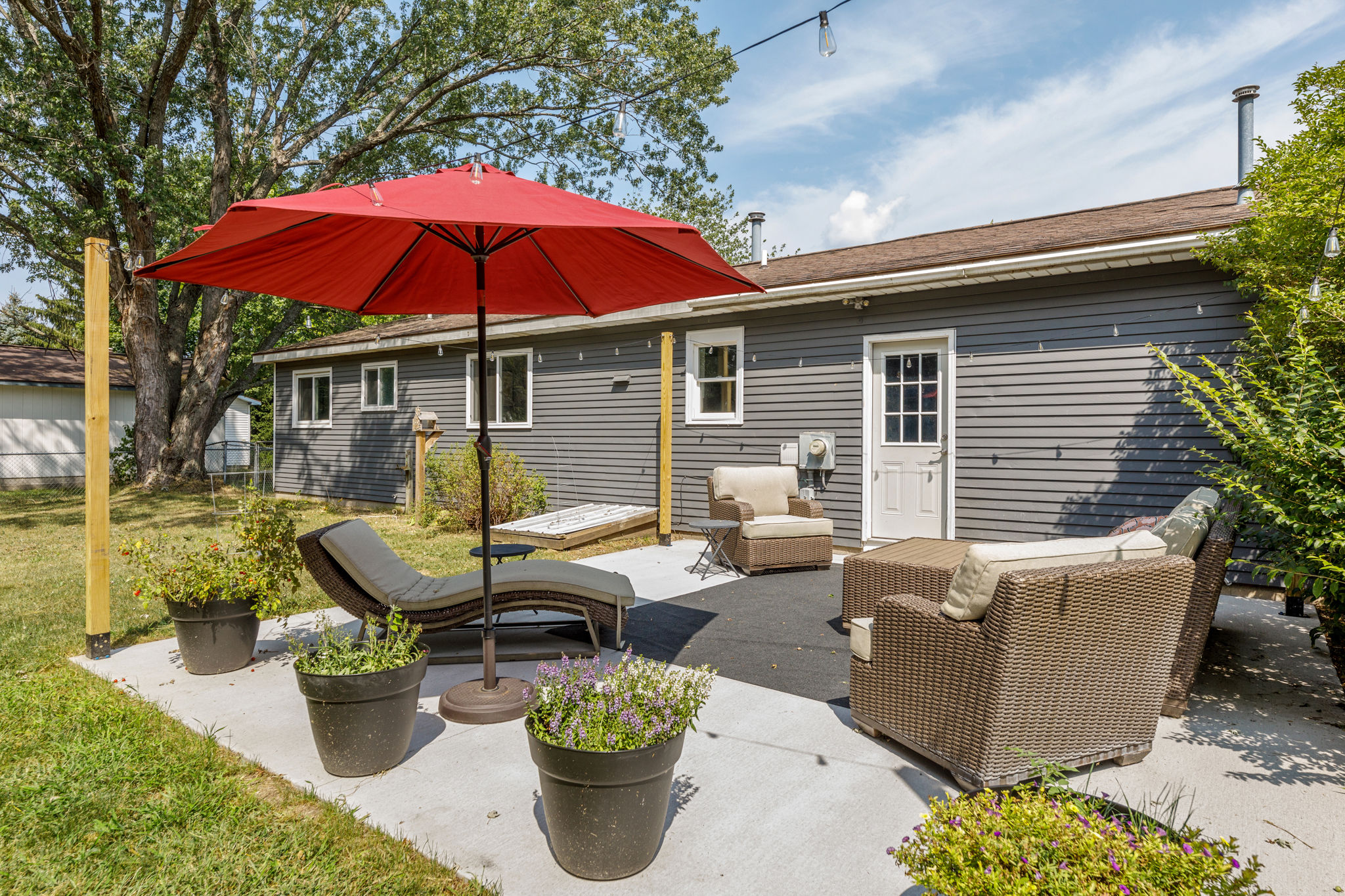 The Cherry House: Pet Friendly Traverse City Home image 2