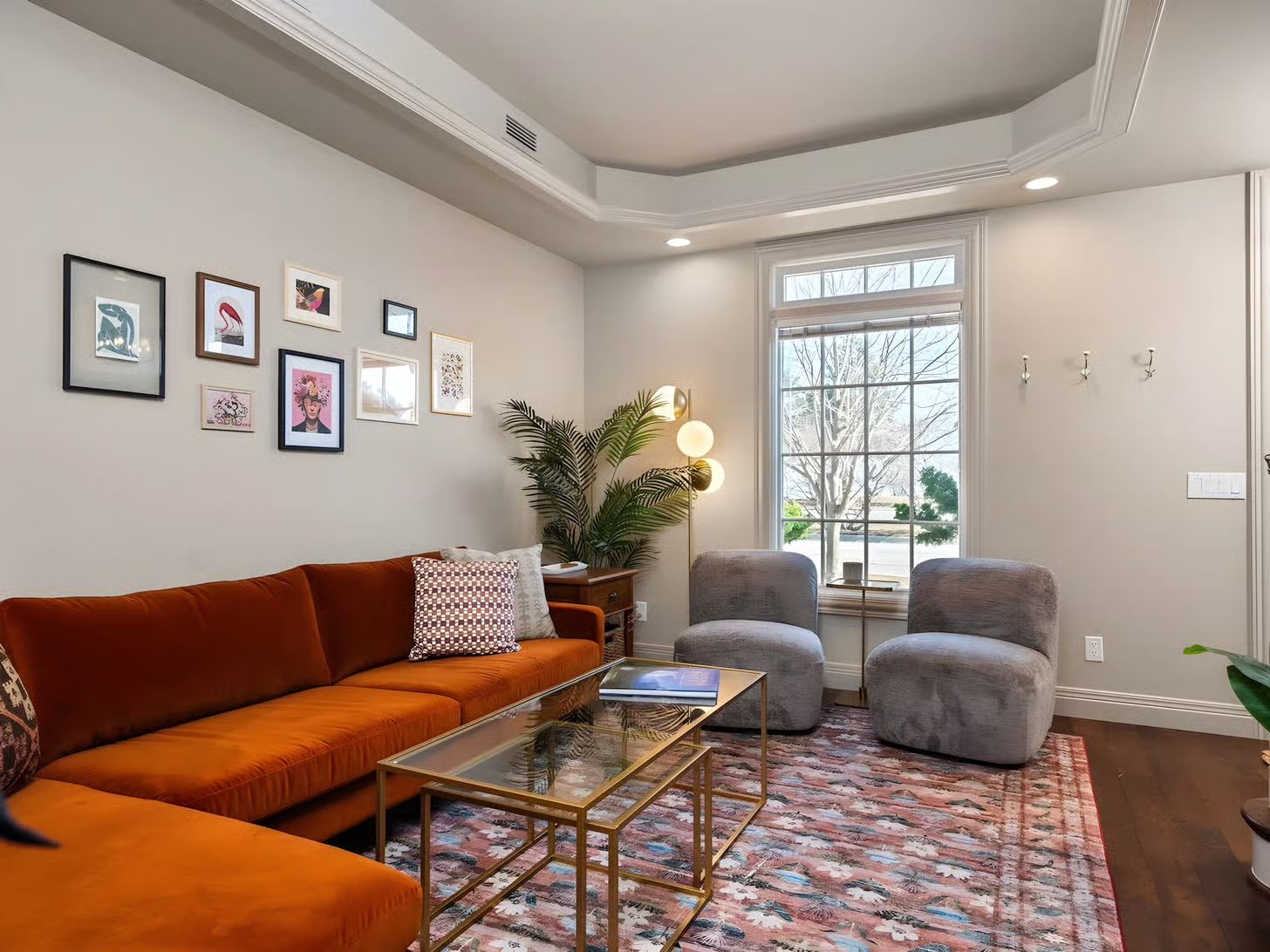 Urban Stay By The Bay: Downtown Pet-Friendly Home image 1
