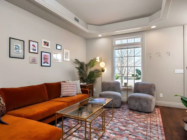 Urban Stay By The Bay: Downtown Pet-Friendly Home image 1