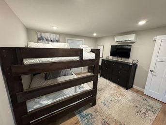 Large Apt, Downtown, AC, Beach, Shops, Walk image 11