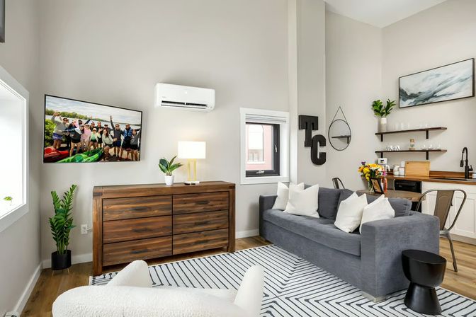 Modern & Cozy Studio, Walk to Downtown & Beach image 5
