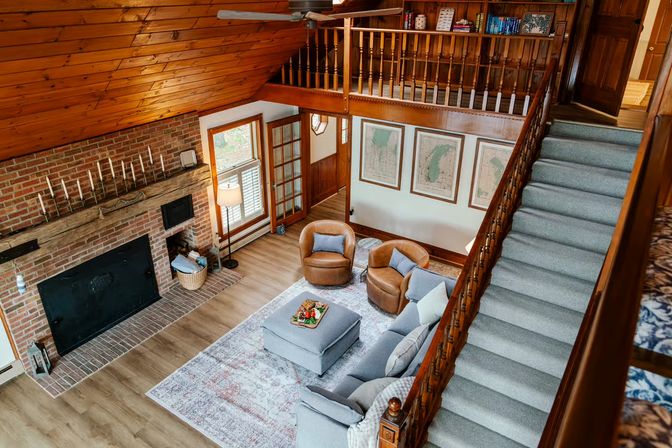 Northlight Lodge Dual-Lake Sanctuary image 2