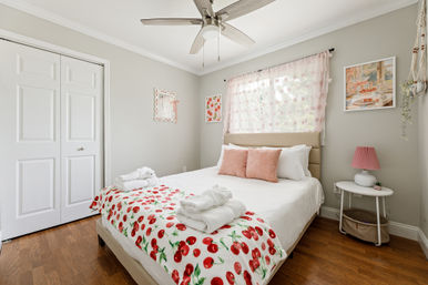 The Cherry House: Pet Friendly Traverse City Home image 13