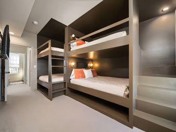 Urban Stay By The Bay: Downtown Pet-Friendly Home image 12